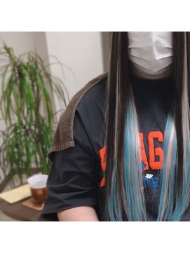 ウルティア(ulutia) ブラック×スカイブルー×ホワイトベージュ