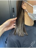 ◎職場でもいけるイヤリングカラー×ベージュカラー