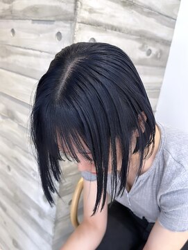 ヲタク(wotaku.) ネイビーブルーブラックボブミニボブ切りっぱなしボブ寒色カラー