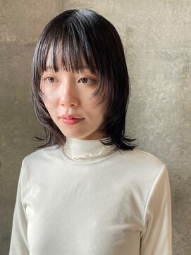 セル(CELL) ウルフボブ　ボブレイヤー　ワイドバング　外ハネアレンジ