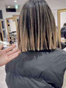 サーカス 町田(circus) [切りっぱなしボブにバレイヤージュ]