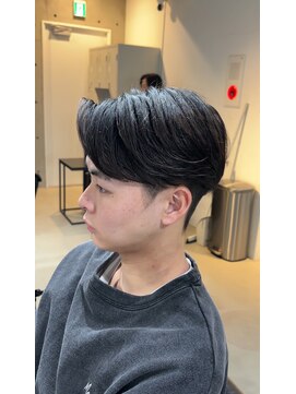 ブルニール 心斎橋(BLEUNIR) ニュアンスパーマ センターパート 刈り上げ ビジネスヘア