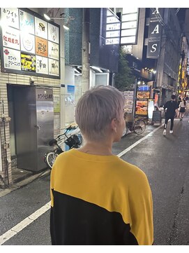 セレーネヘアー オオサカ 心斎橋店(Selene hair OSAKA) G-DRAGON風ホワイトカラー