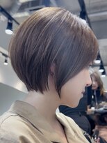 エリマ 武蔵小杉(elima)&nbsp;武蔵小杉大人ショートボブ透明感白髪ぼかしカラー小顔ボブ30代