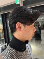 ピークアブー ワン(PEEK-A-BOO ONE)&nbsp;メンズヘアセンターパート毛流れヘアニュアンスパーマ