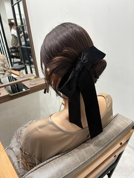 ナンバー リコ 名駅 ジャム 名古屋(N° rico JAM) タイトシニヨン/お呼ばれヘア/カチモリ/韓国/顔まわり