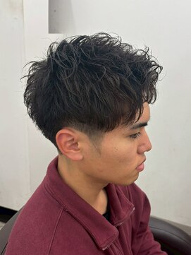 一鳳庵　【イオアン】 フェザーアップ フェード メンズカット メンズパーマ バーバー