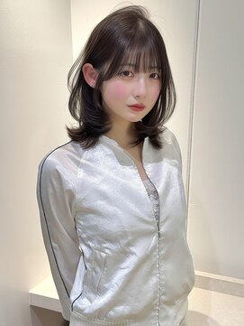 ロンプ(romp) レイヤーカットミディアムレイヤー顔周りレイヤーii