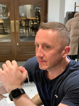 リバレッジ 広尾(Leverage) メンズ外国人バーバーベリーショートアップバンク