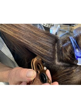 クセを伸ばす×360度綺麗なシルエットを両立！ダメージレスでシルクの様な柔らかさ×自然なストレート