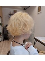 ラファミリア(la famiglia)&nbsp;クセ風ナチュラルパーマ