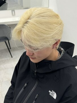 アイトーキョー 下北沢(AI TOKYO) ブロンドセンターパート