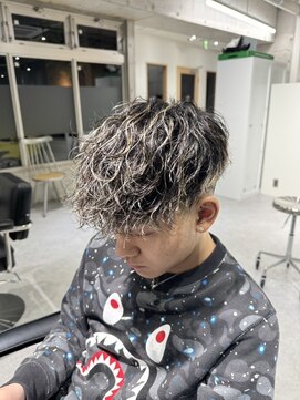 ハイプ 三宮(HYPE) ツイストパーマ/ツイスト/メッシュ/ホワイトメッシュ/金メッシュ