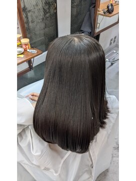 ヴェアリ 西麻布(VARY) 美髪矯正・髪にドラマを。