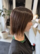 ゴットラトゥール(GOTTO LATOUR)&nbsp;白髪ぼかしハイライトカラー×切っぱなしボブ♪