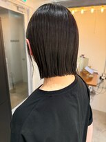 ローマージングウマエ(ROAMER jingumae)&nbsp;切りっぱなしボブ