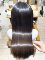 プラグ バイ ネオリーブ(plug by neolive)&nbsp;髪質改善　艶髪　美髪　酸熱トリートメント【m i o.】