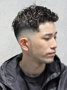 ガズル ハラジュク(GUZZLE HARAJUKU) スキンフェードエスケイプパーマスタイル