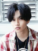 ライラ(Lyla)&nbsp;ラフに適当に　くしゃっとかき上げたセンターパート