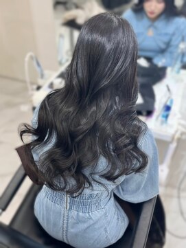 ランテルディ 渋谷(LANTERDIT) ブルーブラック　透明感カラー　顔周りレイヤー　韓国ヘア　艶感