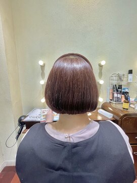 エルサフィロ ヨドヤバシ(el zafiro yodoyabashi) 【el zafiro yodoyabashi】暖色系ベージュミニボブスタイル