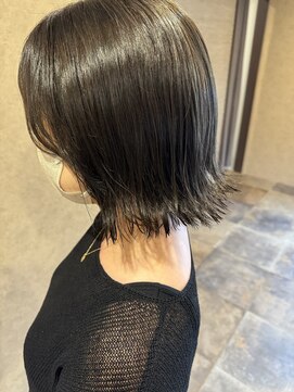 イロハ(iroh) イルミナカラー/秋カラー/外はねボブ/オッジィオット