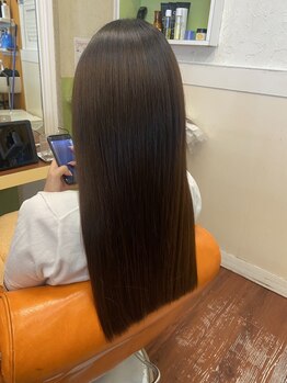 サイドビー(side B)の写真/湿度対策◎縮毛矯正ならダメージレスで髪に優しく、自然な仕上がりに！《酸性ストレート￥15000》