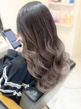 セルカ 新宿(CERCA) 外国人風グレージュ【CERCA新宿/新宿西口】