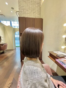 エルサフィロ ヨドヤバシ(el zafiro yodoyabashi) 【el zafiro yodoyabashi】大人女性丸みボブスタイル