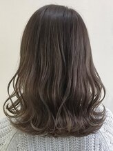 トータルサロン ミーナ うるツヤ質感が魅力♪大人可愛いゆるやかスタイル
