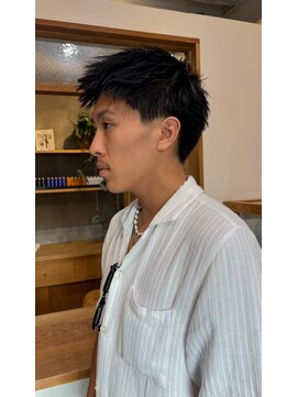 サンアタゴノット(san.atagonot) men's hair/ブルーブラック/刈り上げセンターパート/メンズ