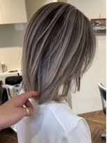 ハーパーズ 渋谷(harpers)&nbsp;ミディアムレイヤーバレイヤージュ×ホワイトベージュ