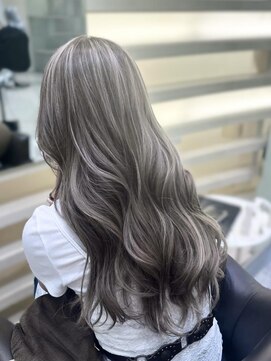 エン(en.) 太めハイライト×グレージュ