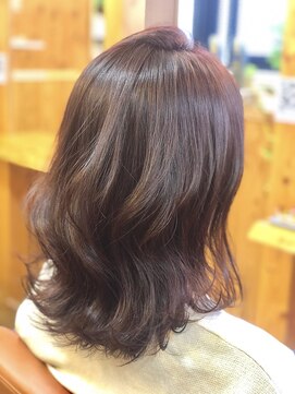 ララテラス(LaLa Terrace) ベリーピンク×伸ばしかけに☆ふんわり外ハネミディ