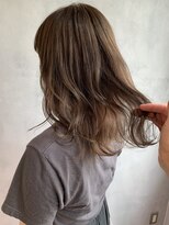 キチ(kichi.)&nbsp;[kichi.] ハイライト×オリーブベージュ