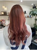 ピンクベージュのグラデーションカラー