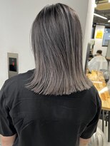 キラ 渋谷(KILLA)&nbsp;グラデーションカラー外ハネボブペールベージュアッシュブラウン