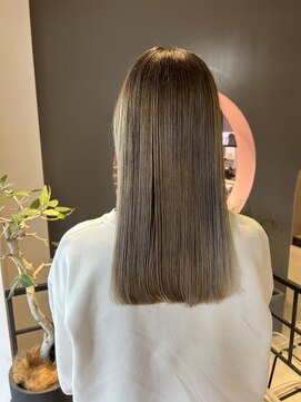 イル(il) アッシュブロンド【刈谷　安城　知立】
