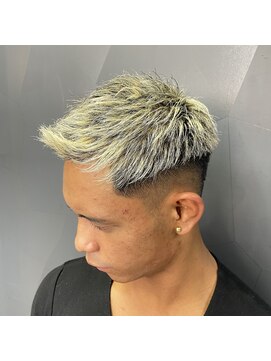 アローズ 久留米店(arose) ハイトーンフェード