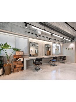 【代々木公園駅3番出口徒歩3分】ゆったり過ごせるサロン♪小顔矯正カットでつくるショート&ボブが自慢☆