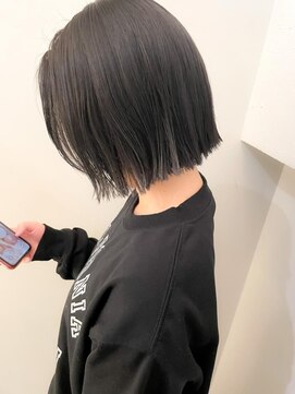 ネオリーブ チロル 横浜西口店(Neolive CiroL.) 顎ラインボブ/ダークグレー/ミニウルフ/外ハネスタイル【横浜】k