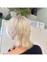 トータルビューティーサロン ディーグレース(TotalBeautySalon D.Grace)&nbsp;ウルフカット/ホワイトブランド