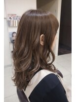 レイフィールド 滝の水店&nbsp;ハイライトありミディアムレイヤーカット　レイヤー低め