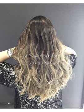 ルーア(Lua) ハイライト、ブリーチ、ダブルカラー、インナーカラー、エクステ