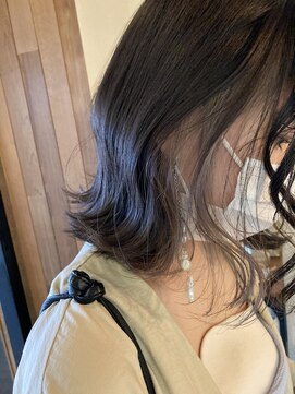 フィールグッドカンパニー(Feel Good Company) インナーカラーイヤリングカラーグレージュ透明感外ハネボブ