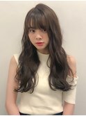 グレージュカラーロングレイヤー