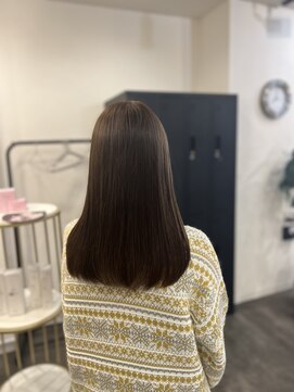 リリス(Lilith) アッシュベージュ