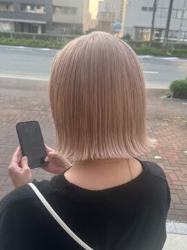 ロッカヘアエジェ(ROCCA hair eje.) ペールピンクベージュ×外ハネボブ