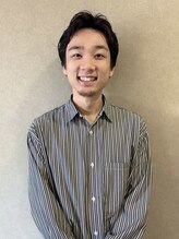 MILSHEの実力派スタイリスト。、太田黒のナチュラルで上品な大人ヘアデザインと、花橋の縮毛矯正技術
