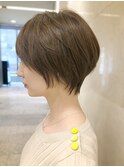 横顔美人ショート　ココアブラウン